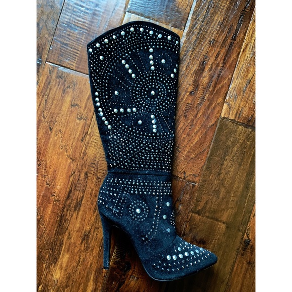 Sexy Faux-Suede Black Studded Boots - Picture 2 of 3